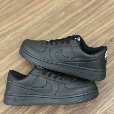 black air force size 4