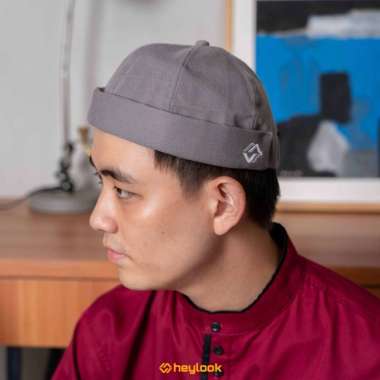 TOPI PECI MIKIHAT KOPIAH MUSLIM PRIA TOPI DISTRO PRIA Semua Ukuran Grey