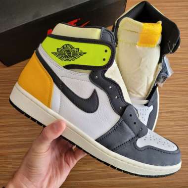 Air Jordan 1 Retro High Black White Volt University Gold || yellow toe