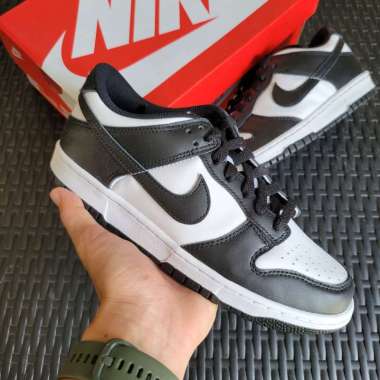 dunk low black white retail