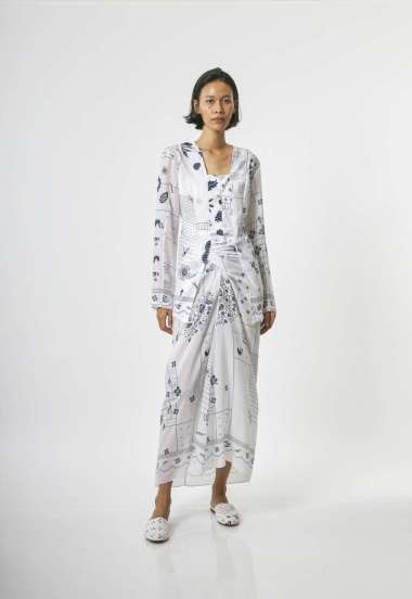 Sejauh Mata Memandang Kebaya Sundari Tambal L