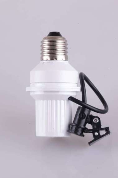 Fitting Lampu Otomatis Sensor Cahaya Siang Dan Malam