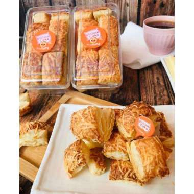 Crispy Cheese Puff & Almond by Pillow Cake - Oleh Oleh Kue Bandung Cheese Puff