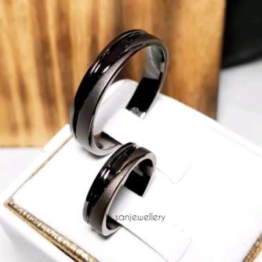 Cincin Emas Putih Couple Model Terbaru April 2022 | Blibli