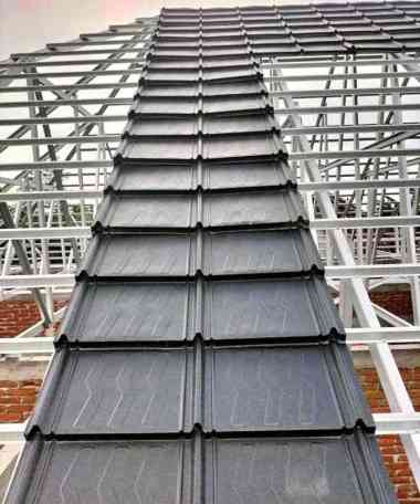 Pemasangan atap rumah dengan bajaringan dan plapn pvc Random