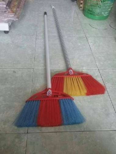 Refill Sapu Plastik Merek Panda Merah