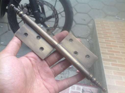 Engsel pintu kuningan antik bolak balik kolibri