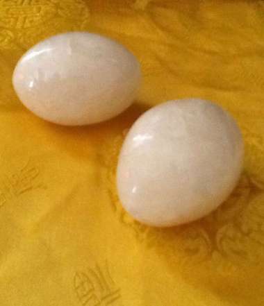 Batu Marmer Meditasi Berbentuk Telur- Besar telor batu marmer sedang