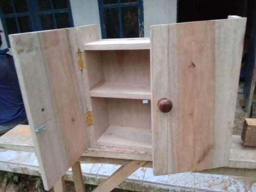 Kotak P3K Murah dari Kayu