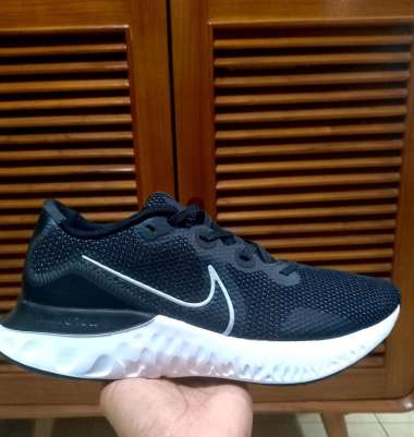 nike renew flyknit