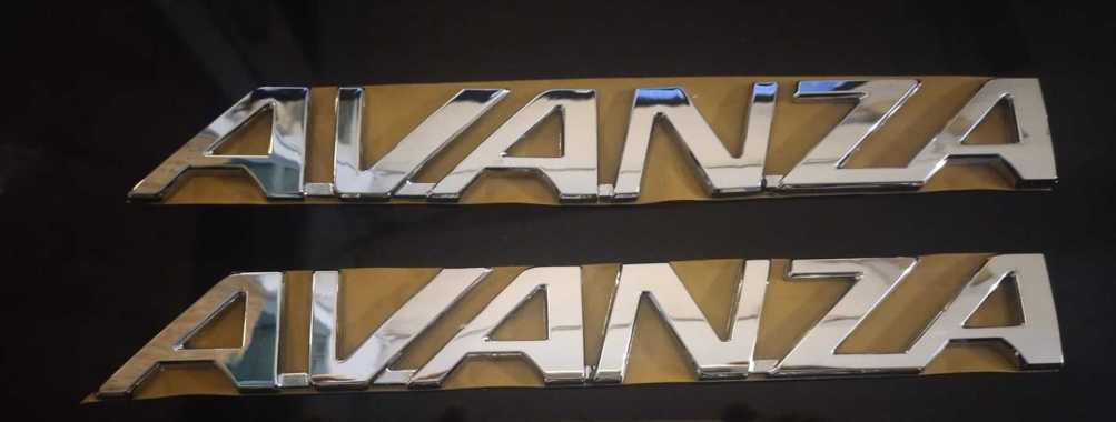 Emblem Logo Tulisan Avanza Chrome