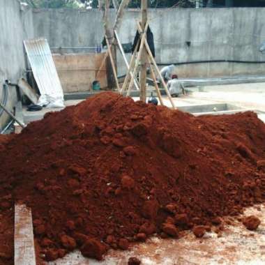 tanah merah murni per kilo cocok untuk tanaman dan urugan