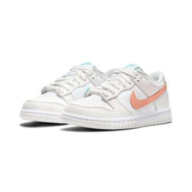 Daftar Harga Sepatu Kets Putih Nike Terbaru Mei 2022 \u0026 Terupdate | Blibli