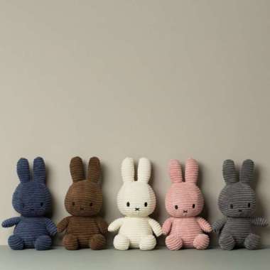 Boneka Bunny Miffy ukuran 30 cm Multicolor