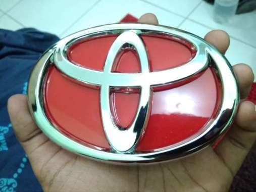 Emblem TOYOTA Merah Depan VIOS AGYA Lambang TOYOTA Red Chrom Multicolor