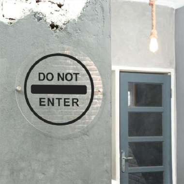 Papan Tanda Do Not Enter - Akrilik Bening L 30 Cm Hitam