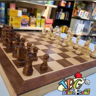 Premium Magnetic Chess Games - Papan Catur Kayu Magnet - 38x38 cm Multicolor