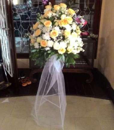 Karangan Bunga Standing Wedding