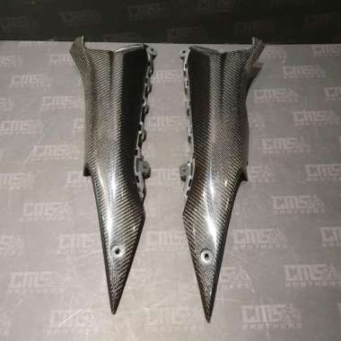 Cover Pijakan Belakang Part Original Carbon Kevlar Yamaha Aerox 2021