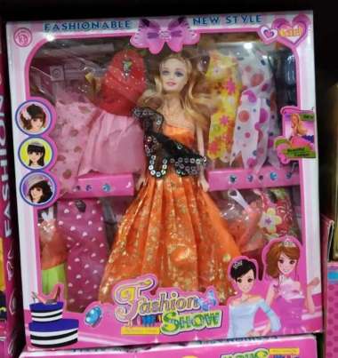 MAINAN ANAK PEREMPUAN BARBIE SET DENGAN PERLENGKAPAN NYA MAINAN BAYI CCC