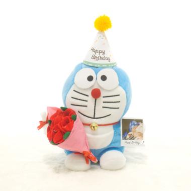 Kado Wisudaku Boneka Ultah Doraemon with Buket Bunga dan Foto Polaroid Aneka Boneka Biru Putih
