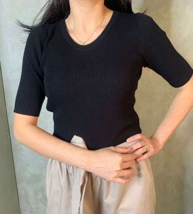 UPTOWN GIRL HALF SLEEVES RIBBED KNIT BLOUSE BLACK