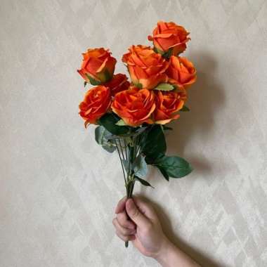 bunga Rose 12 kuncum 9 daun / bunga artifisial warna Merah