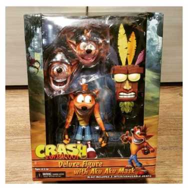 NECA CRASH BANDICOOT DELUXE FIGURE WITH AKU AKU MASK