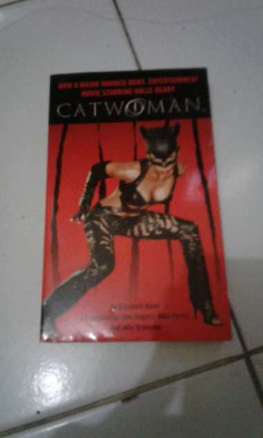 ORIGINAL NOVEL INGGRIS Cat Woman