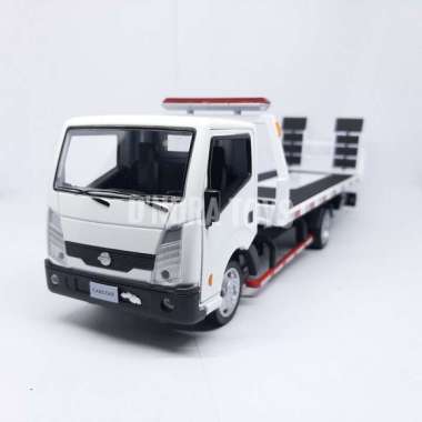 Diecast Truck Towing Nissan Cabstar Miniatur Truk Trailer transporter
