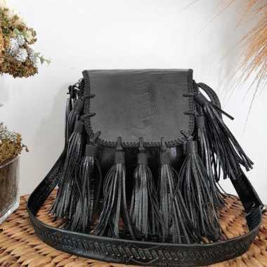 Tas Selempang Kulit Asli Model Rumbai-Rumbai Berbahan Kulit Sapi Motif Kulit Buaya Hitam