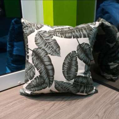 Richie Bantal Sofa 45 x 45 Cm Sarung Bantal Set+Isi 500 Gr Motif Motif Daun