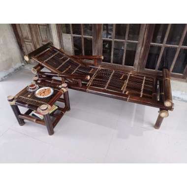 kursi malas dan meja klasik dari bambu hitam