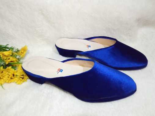 Selop Pengantin Pria Bludru Velvet Polos Elegan Merah