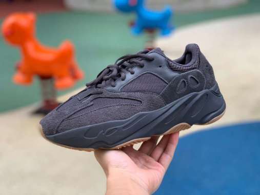 yeezy 700 price original