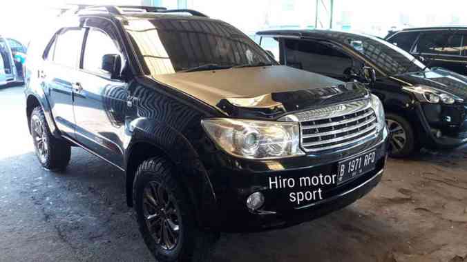 Grill Fortuner  2008 2011 Black