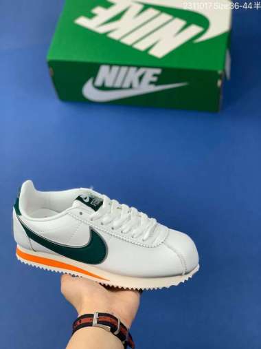 Sepatu Nike Cortez Wanita - Harga Terbaru Mei 2022 \u0026 Gratis Ongkir | Blibli