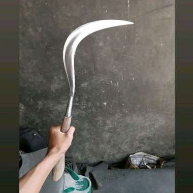 sabit rumput per baja gagang panjang khas madura