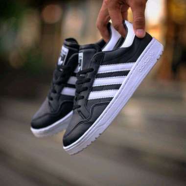 men adidas shoe