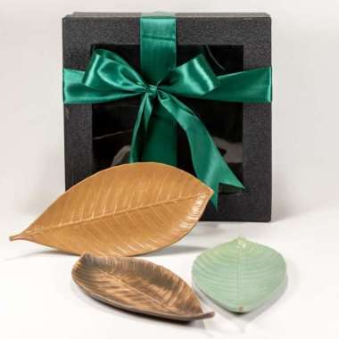 PAKET HAMPERS PIRING KERAMIK MOTIF DAUN KOPI SET / LEBARAN / KADO
