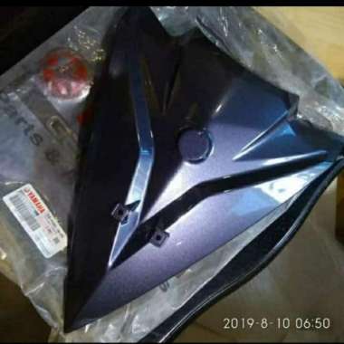 tameng dudukan plat depan xeon RC abu abu original