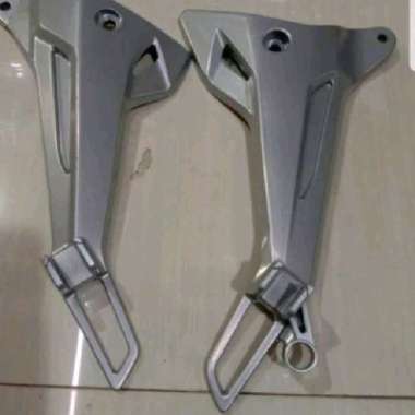 dudukan footstep belakang supra x 125