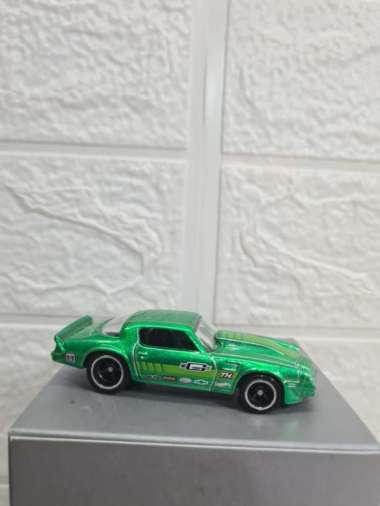HOT WHEELS THS 81 Camaro LOOSE Rivet Hotwheels Super Treasure Hunt