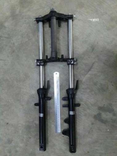 Shock Depan + Segitiga Suzuki Satria Fu