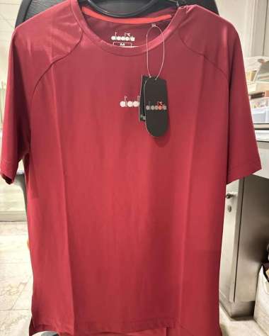 Kaos dry fit pria, kaos olahraga diadora