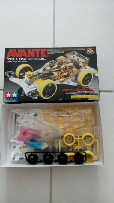 95060 Avante Jr yellow special (clear body)