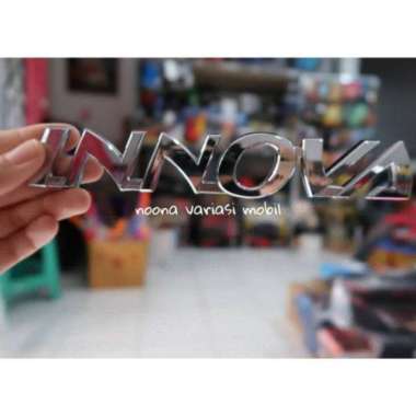 noona variasi mobil Emblem Logo Mobil for Innova CHROME
