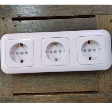 stop kontak 3 lubang CP panasonic 3 gang