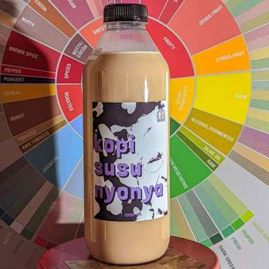 Es Kopi Susu Nyonya Gula Aren - 1 Liter