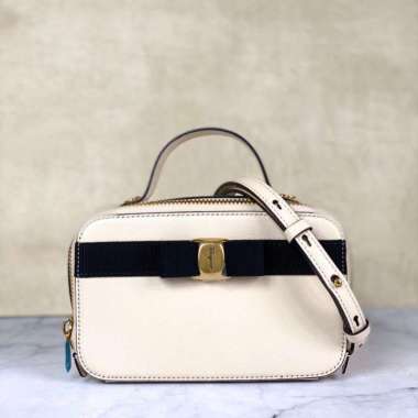 Salvatore ferragamo new vara camera bag